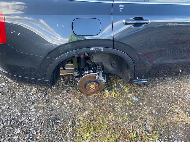 VOLVO XC90 II LISTWA BŁOTNIKA PRAWY TYŁ 492 WĄSKA