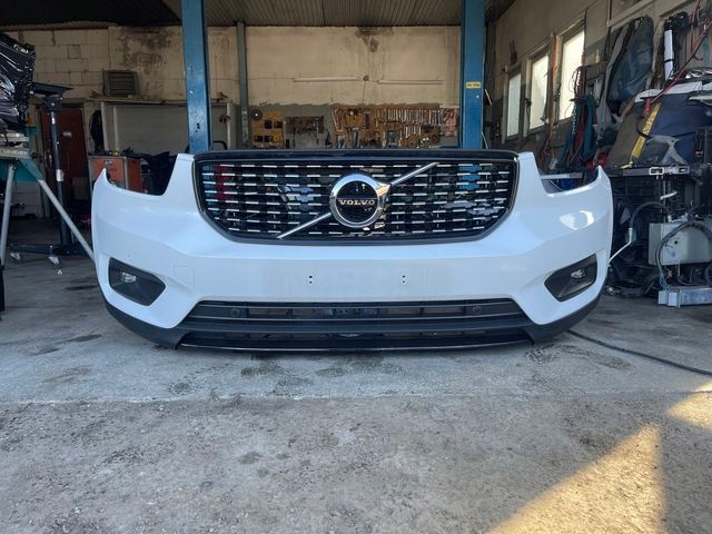 VOLVO XC40 R-DESIGN ZDERZAK PRZEDNI PRZÓD 4 PDC 707