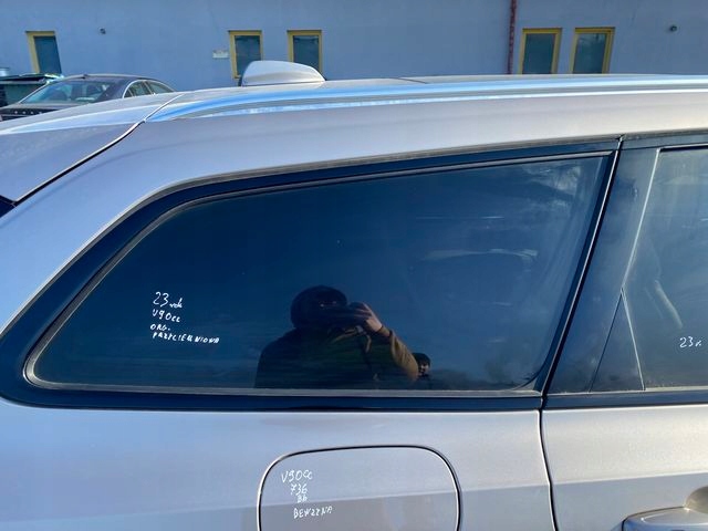 VOLVO V90 CC SZYBA KAROSERYJNA PRAWA 2023