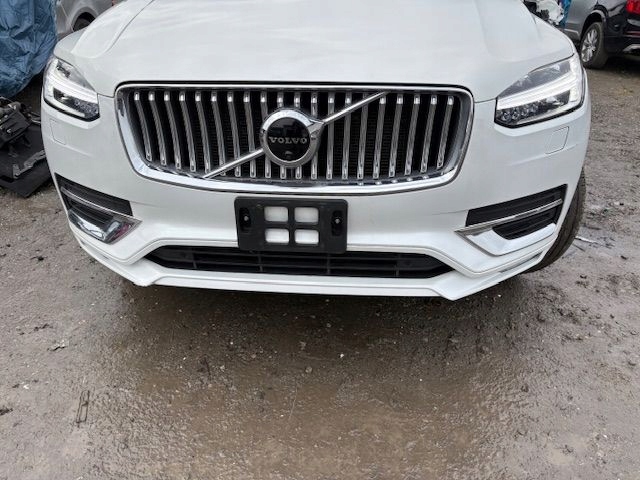 VOLVO XC90 PAS PRZEDNI Z CHŁODNICAMI 707