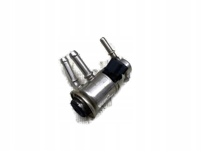 VOLVO V60 II CC 2.0D MILD HYBRID WTRYSKIWACZ ADBLUE 31452332