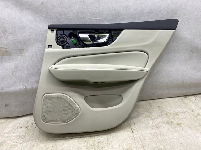 VOLVO V60 II V60 II CC BOCZEK TAPICERKA DRZWI PRAWY TYŁ