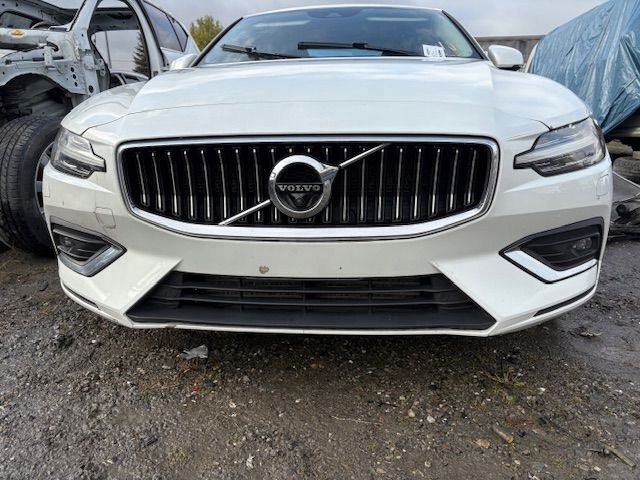 VOLVO S60 III V60 II PAS PRZEDNI Z CHŁODNICAMI 707