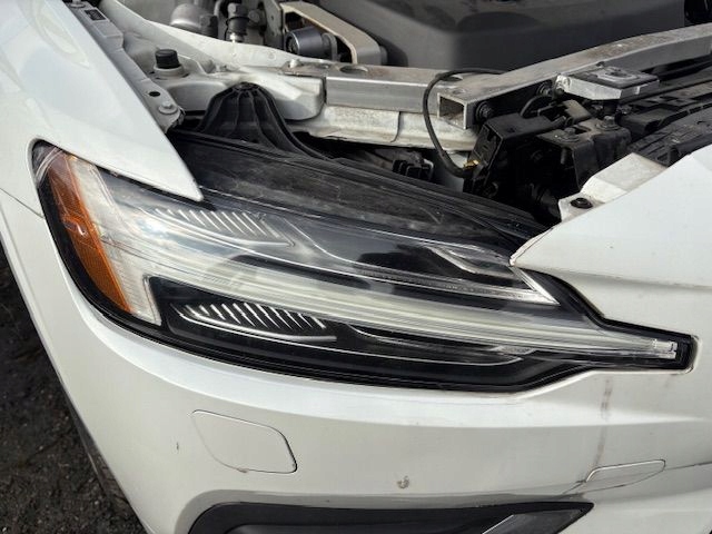 VOLVO S60 III V60 II LAMPA PRAWA PRZEDNIA FULL LED 32273024 USA