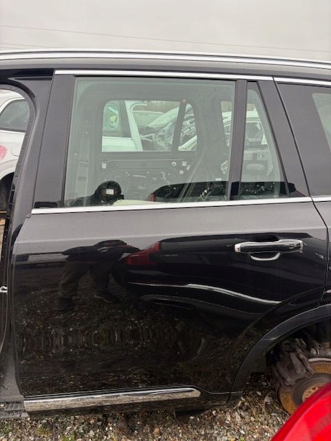 VOLVO XC90 DRZWI LEWY TYŁ LEWE TYLNE 717
