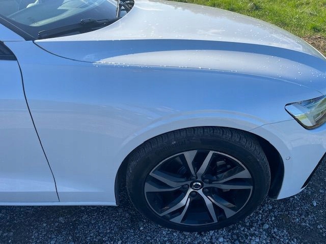 VOLVO S60 BŁOTNIK PRAWY PRZEDNI PRZÓD 707