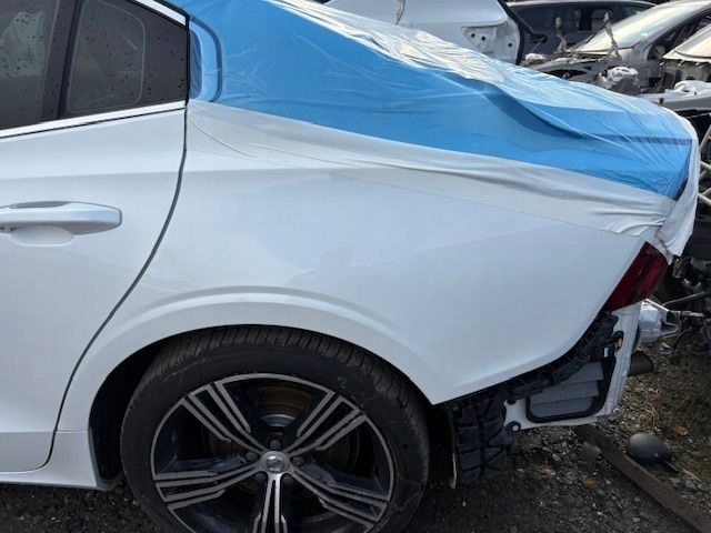 VOLVO S60 III V60 II BŁOTNIK ĆWIARTKA LEWY TYŁ 707