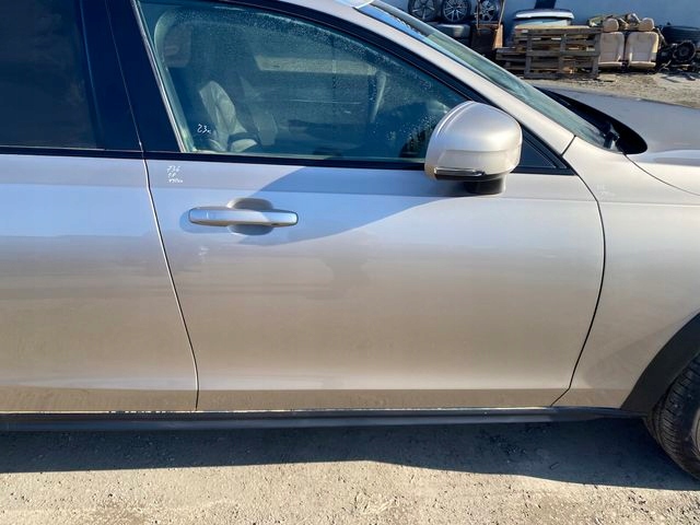 VOLVO V90 CC DRZWI PRAWE PRZEDNIE PRAWY PRZÓD 736