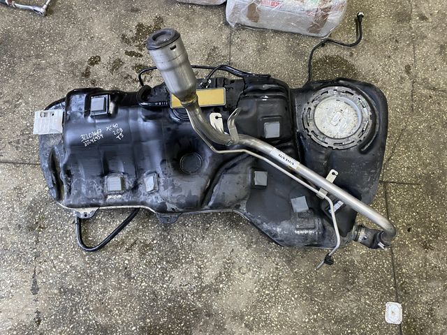 VOLVO XC40 2.0B T5 ZBIORNIK PALIWA 32242454 32203667