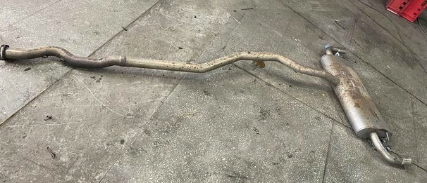 VOLVO XC90 V90 S90 WYDECH TŁUMIK 82219128