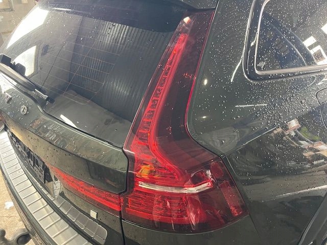 VOLVO V60 CC LAMPA PRAWA LEWA TYLNA TYŁ EU
