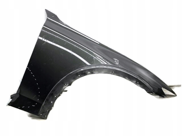VOLVO V60 CC BŁOTNIK PRAWY PRZÓD PRZEDNI 724