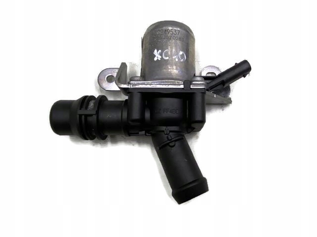 VOLVO XC40 DODATKOWA POMPA WODY 32249537