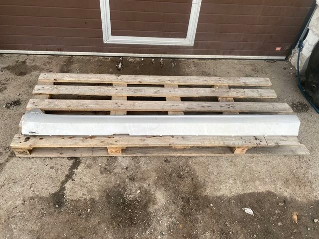 VOLVO S60 III LISTWA PROGOWA PRAWA 735