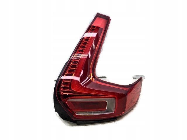 VOLVO XC40 LAMPA PRAWA TYLNA PRAWY TYŁ 31446791