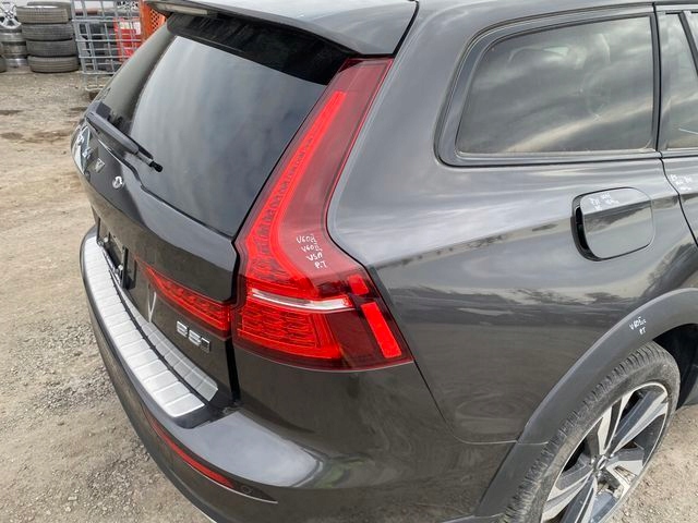 VOLVO V60 II V60 II CC LAMPA PRAWA TYLNA PRAWY TYŁ USA