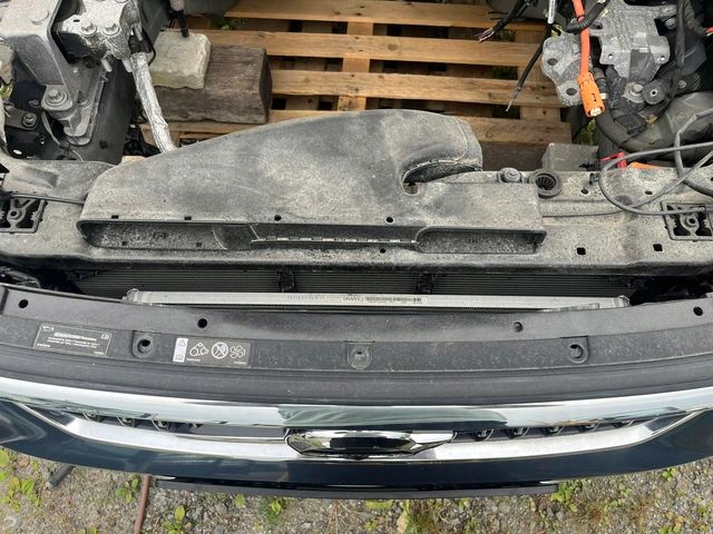 VOLVO XC40 T4 T5 D3 D4 PAS PRZEDNI KOMPLETNY 614