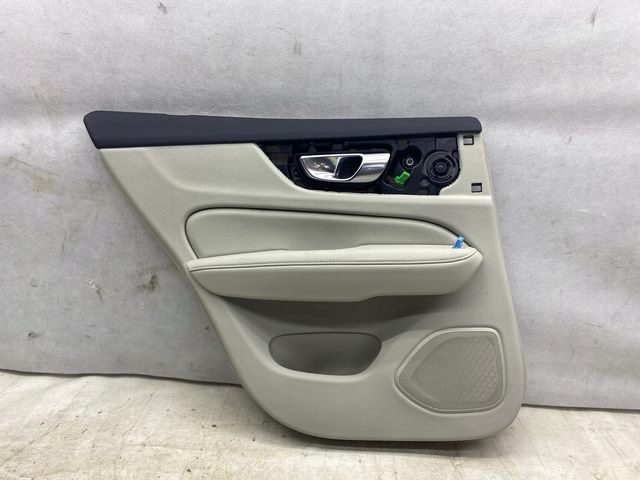 VOLVO V60 II V60 II CC BOCZEK TAPICERKA DRZWI LEWY TYŁ 30747503 31490903