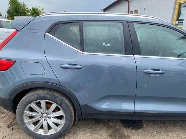 VOLVO XC40 DRZWI PRAWY TYŁ PRAWE TYLNE 728