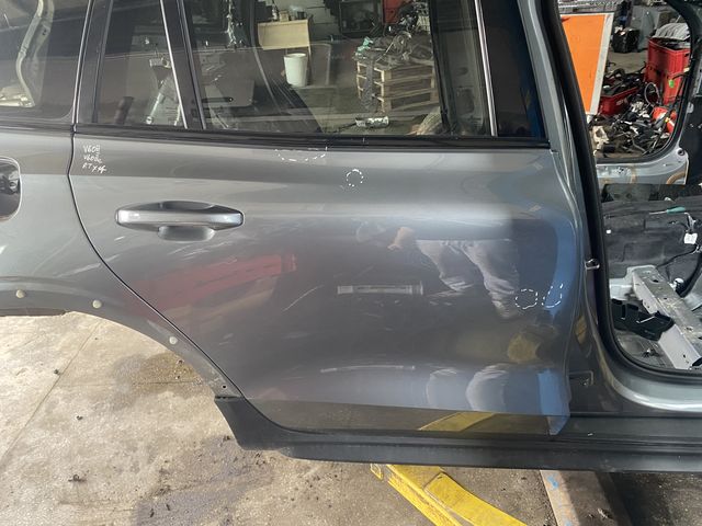 VOLVO V60 II V60 II CC DRZWI PRAWY TYŁ PRAWE TYLNE 714