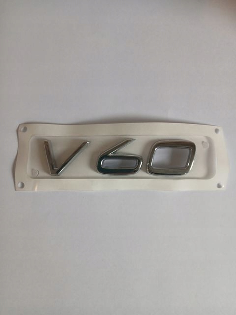 VOLVO V60 EMBLEMAT ZNACZEK KLAPY BAGAŻNIKA 31333642