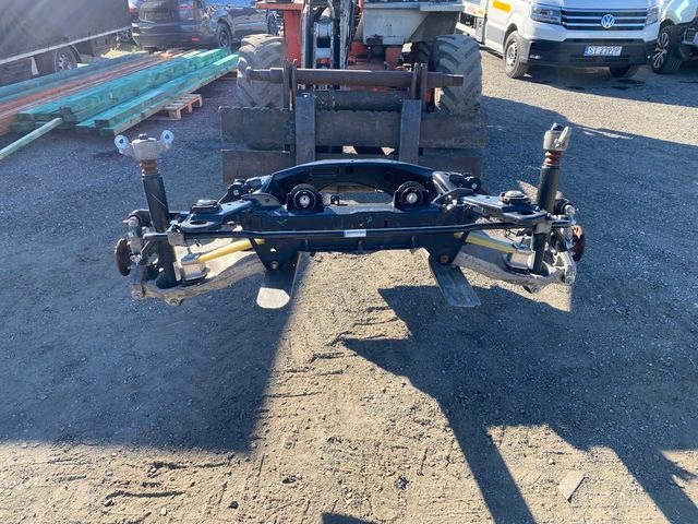 VOLVO V60 II CC AWD ZAWIESZENIE TYLNE TYŁ SANKI 32292927