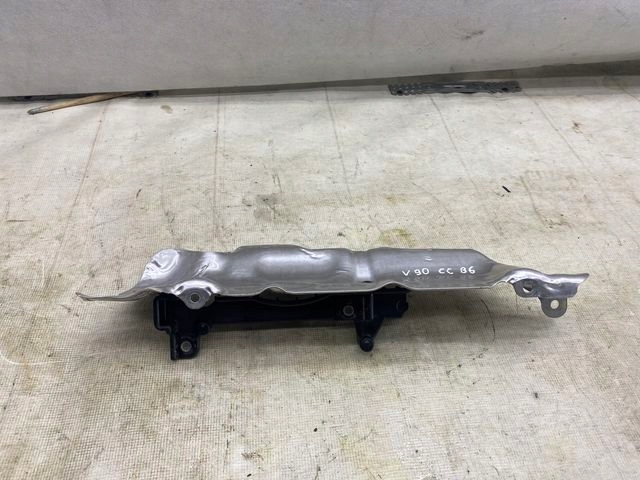 VOLVO V90 CC B6 OSŁONA TERMICZNA 31493567