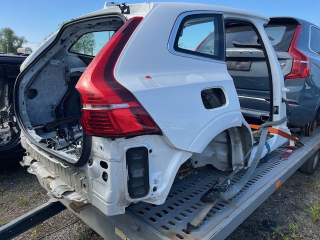 VOLVO XC60 B3 B4 B5 BŁOTNIK LEWY PRAWY TYŁ WANNA 707