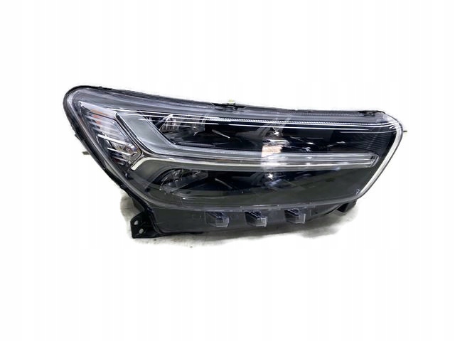 VOLVO XC40 LAMPA PRAWA PRZEDNIA MID LED 32342525