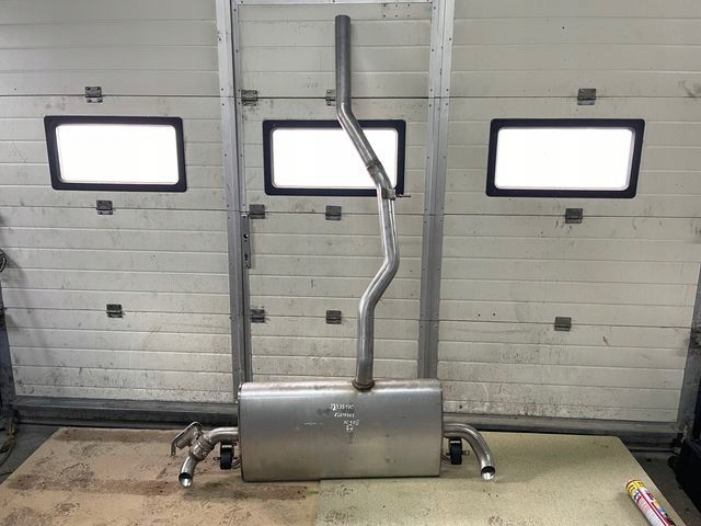 VOLVO XC90 II b5 b6 t8 WYDECH TŁUMIK 32335178 82617365