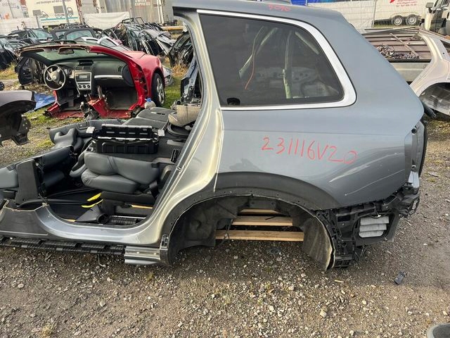 VOLVO XC90 BŁOTNIK LEWY TYŁ 707 614 717 728