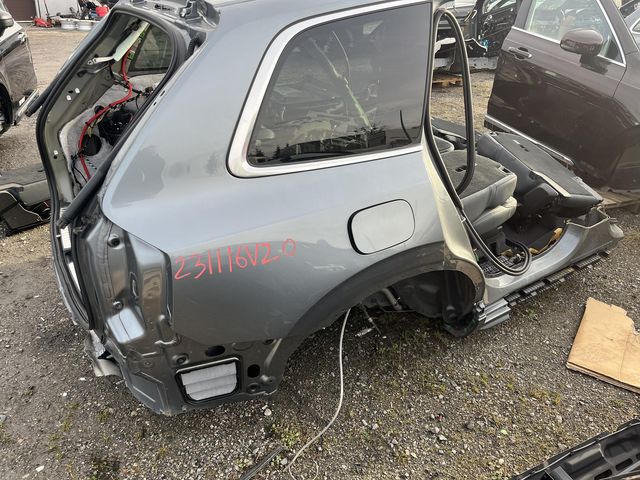 VOLVO XC90 BŁOTNIK PRAWY TYŁ 707 614 717 728