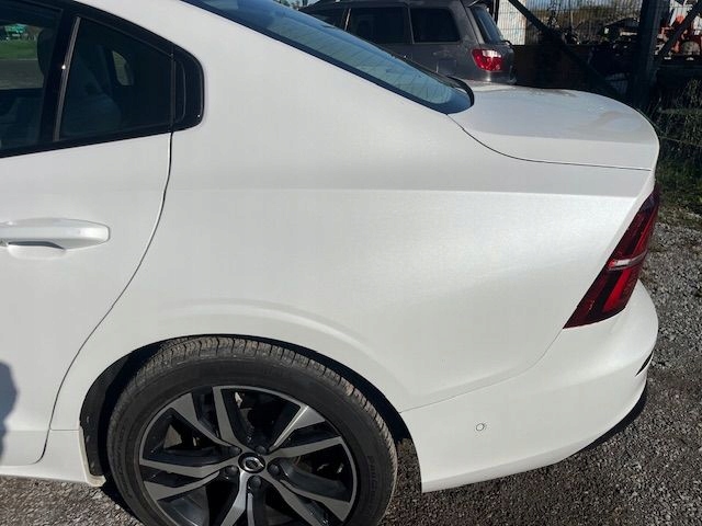 VOLVO S60 B5 BŁOTNIK ĆWIARTKA PRAWY LEWY TYŁ WANNA 707