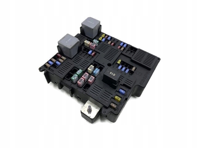 VOLVO S60 V60 XC60 S90 V90 XC90 SKRZYNKA BEZPIECZNIKÓW 32359985