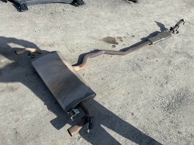 VOLVO V60 II WYDECH TŁUMIK 32142747