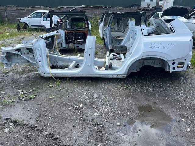 VOLVO XC90 BŁOTNIK LEWY TYŁ ĆWIARTKA PRÓG 707