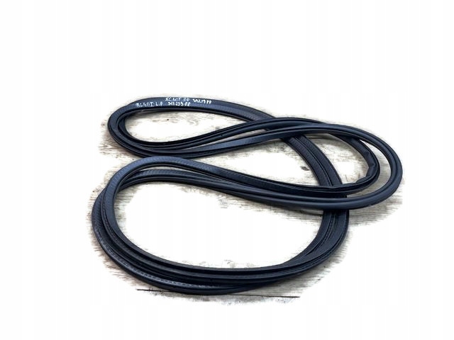 VOLVO XC40 USZCZELKA DRZWI PRZEDNICH PRZÓD 31425988