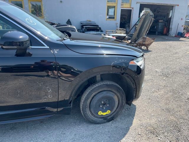 VOLVO XC90 II BŁOTNIK PRAWY PRZEDNI PRZÓD 717