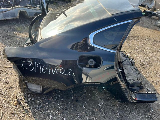 VOLVO S90 BŁOTNIK PRAWY TYŁ 717