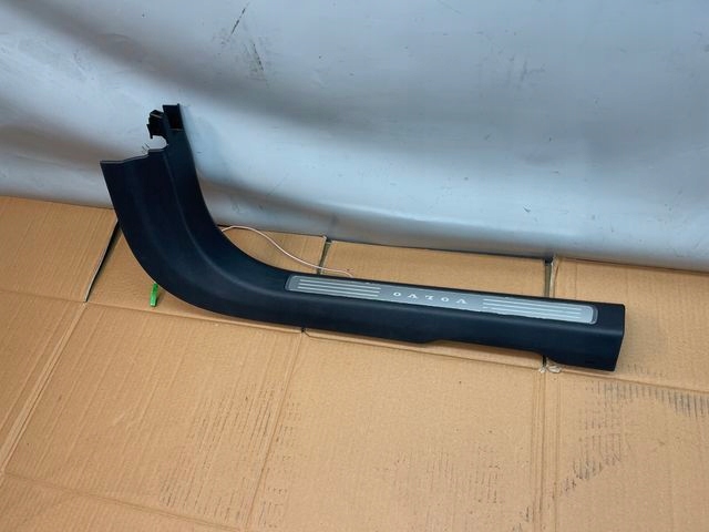 VOLVO S90 V90 LISTWA NAKŁADKA PROGU PRAWA LED 31377617