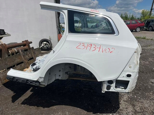 VOLVO V60 TYŁ BŁOTNIK PRAWY LEWY WANNA 614