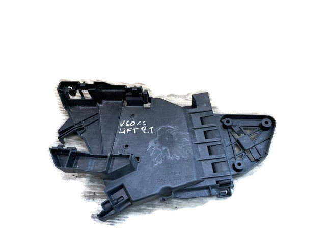 VOLVO V60 CC LIFT OSŁONA MOCOWANIE ZAMKA PRAWY TYŁ 30784317
