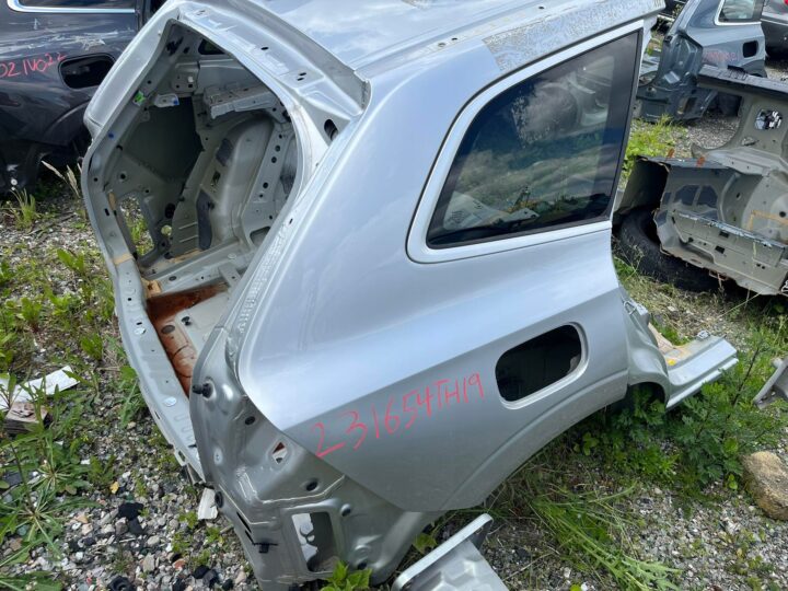 VOLVO XC60 T8 TYŁ BŁOTNIK BŁOTNIKI LEWY PRAWY WANNA 711