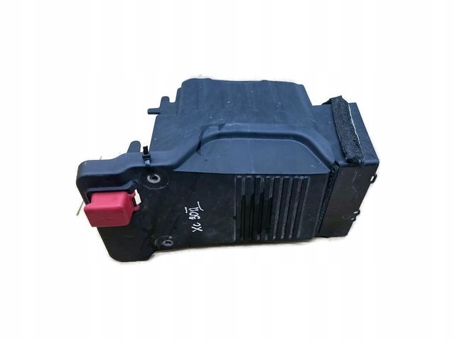 VOLVO XC90 II SKRZYNKA BEZPIECZNIKÓW 31353780