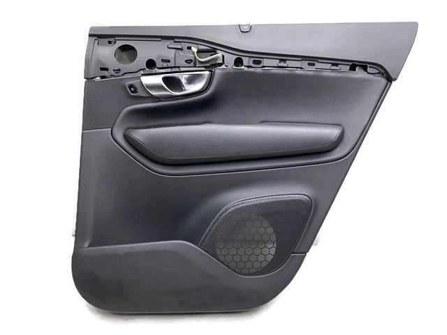 VOLVO XC90 II BOCZEK TAPICERKA DRZWI PRAWY TYŁ ROLETA 31393116