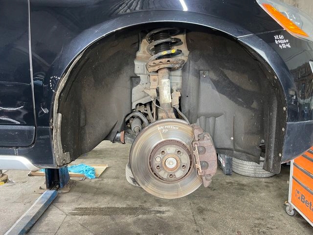 VOLVO XC60 2.0D MACPHERSON ZWROTNICA PRAWY PRZÓD