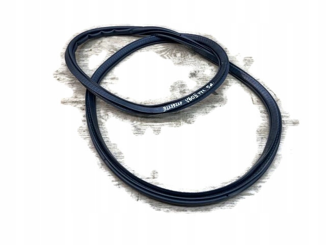 VOLVO V60 II USZCZELKA DRZWI TYŁ TYLNYCH 32229227