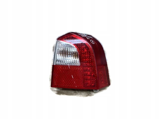 VOLVO V70 III XC70 II LAMPA PRAWA TYLNA 31276840