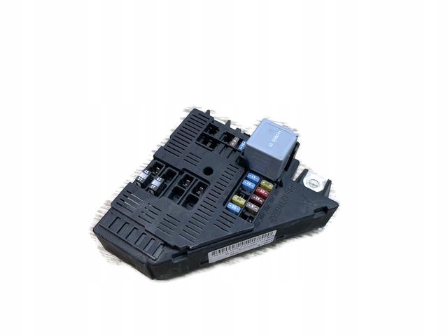 VOLVO XC90 II SKRZYNKA BEZPIECZNIKÓW 31412988