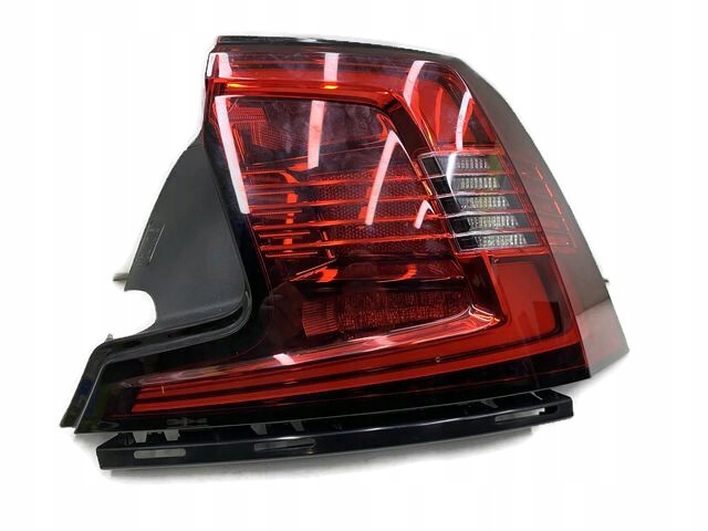 VOLVO S90 LIFT LAMPA PRAWA TYLNA PRAWY TYŁ USA 31108928